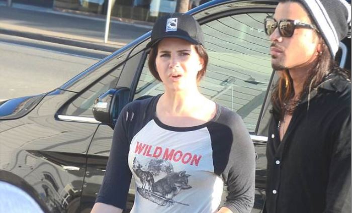 lana del rey engaged, fiance, husband, and net worth details
