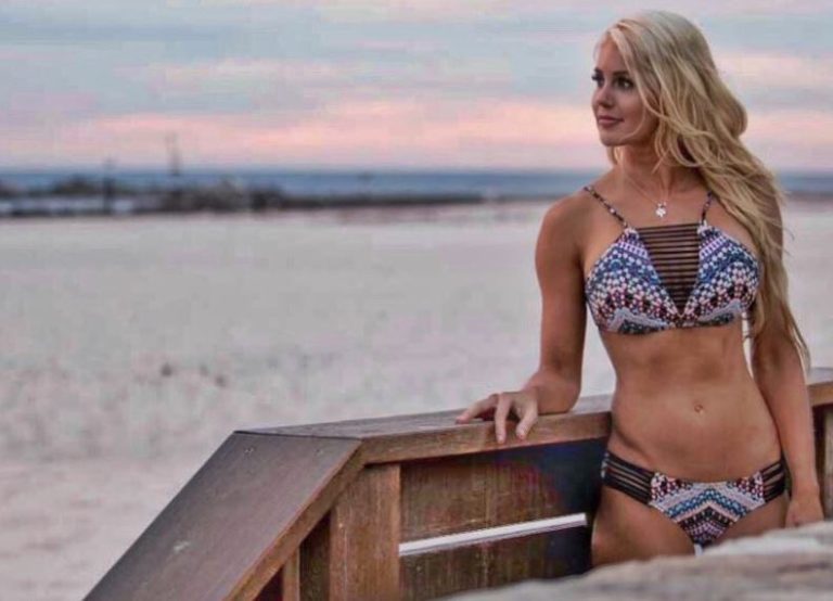 Ali Oetjen Bikini