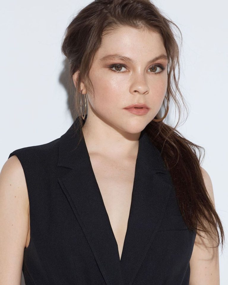 Explore Hannah Zeile Wiki, Bio, Age, Height, Weight, Boyfriend, Net Worth!!!