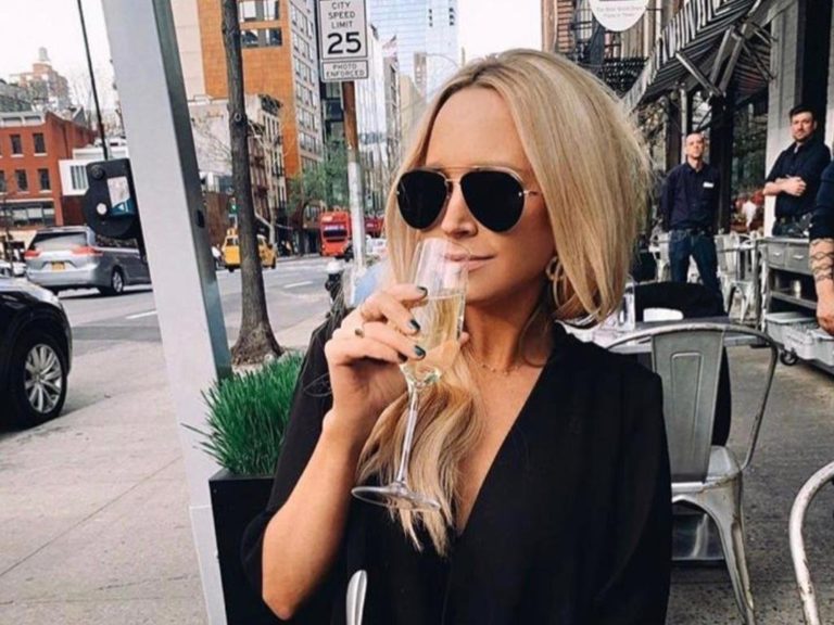 Explore Lauren Mand Wiki, Bio, Age, Height, Net Worth, Boyfriend, Nationality, Engaged!!