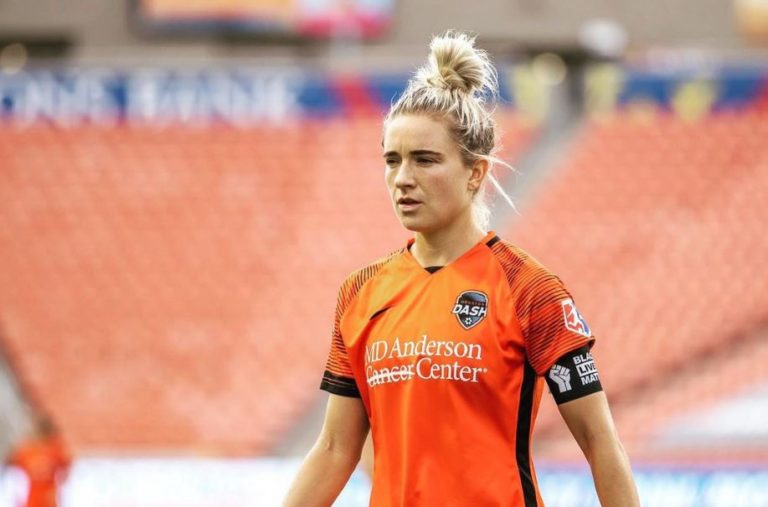 Kristie Mewis net worth