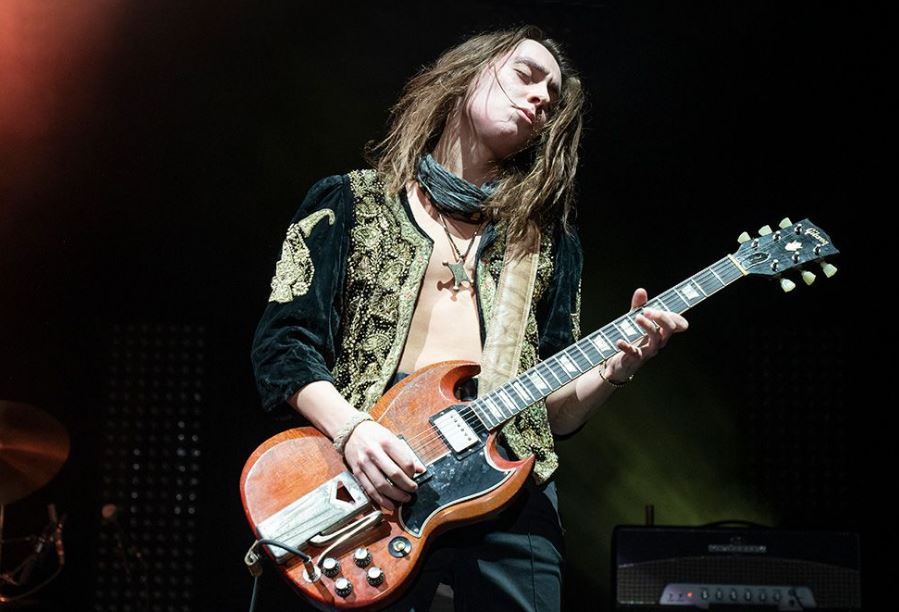 Jake Kiszka Girlfriend Hannah Schooley