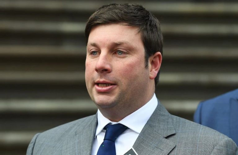 Tim Smith Mp Age, Height, Wikipedia, Wife, Net Worth 2021