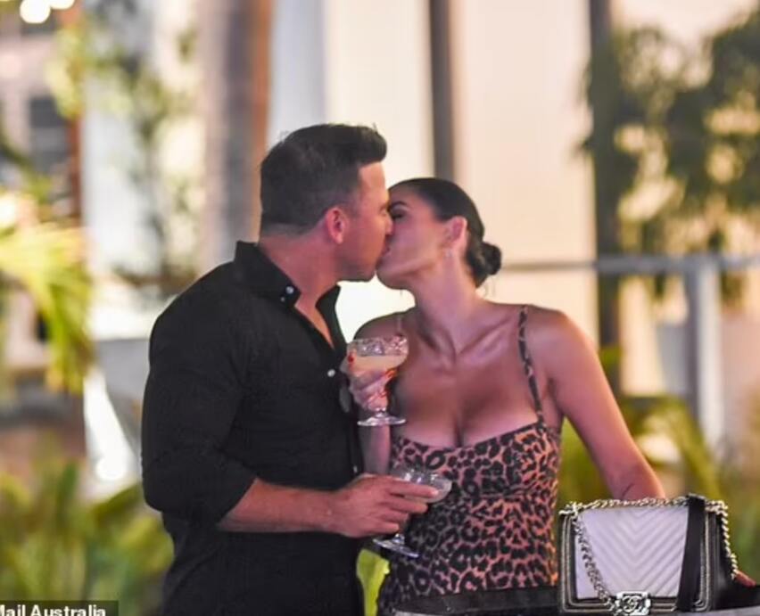 Dan Hunjas kissing his new girlfriend Samantha Symes
