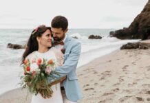 HOW TO ACCESSORIZE FOR A BEACH WEDDING