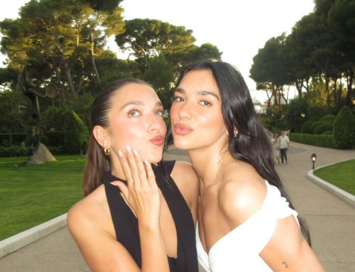 Rina Lipa Age, Height, Boyfriend, Siblings, Religion, Net Worth